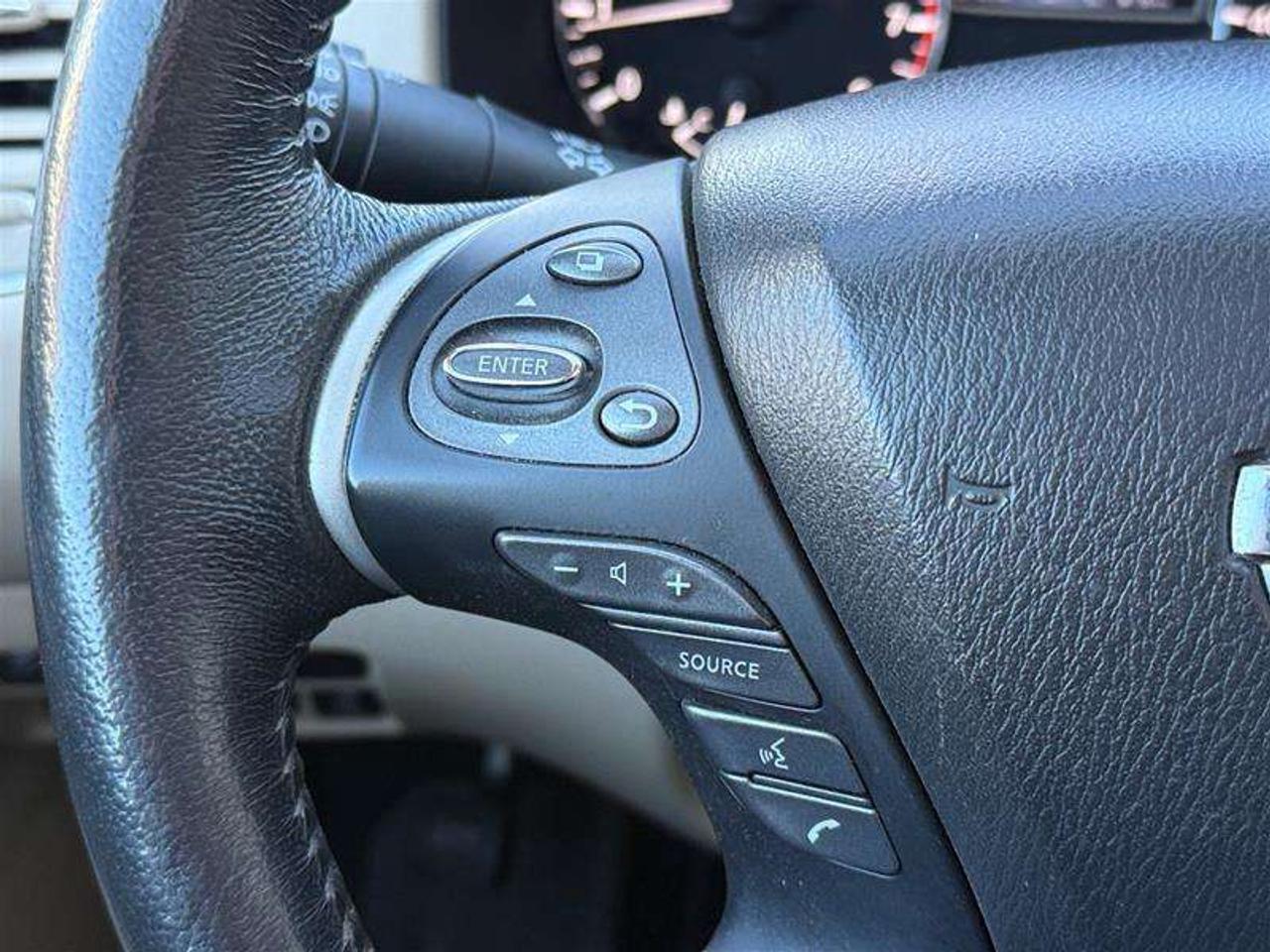 2018 Nissan Pathfinder SL Premium V6 4x4 at Photo