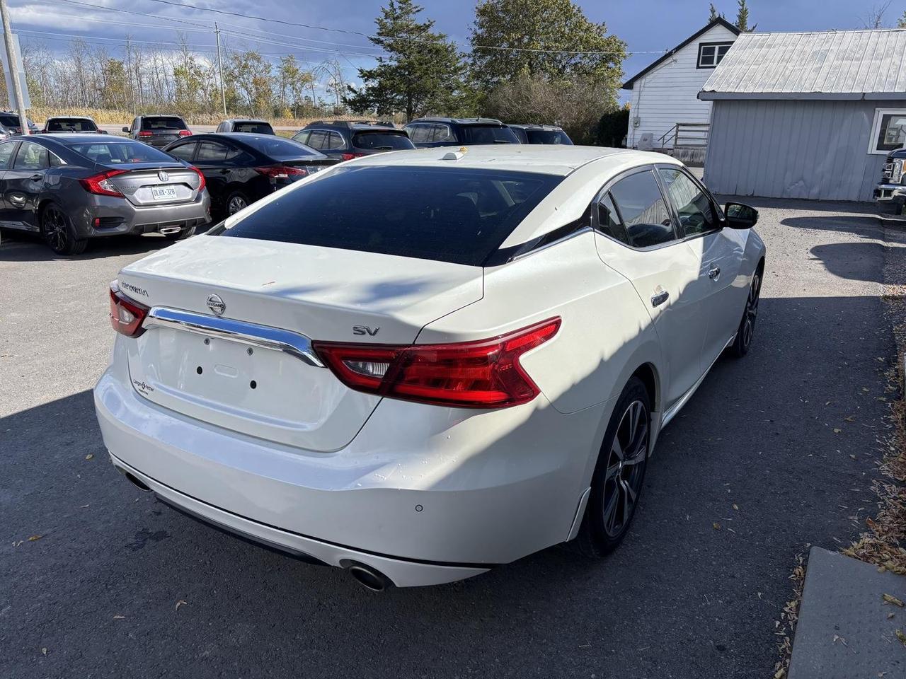 2017 Nissan Maxima  Photo3