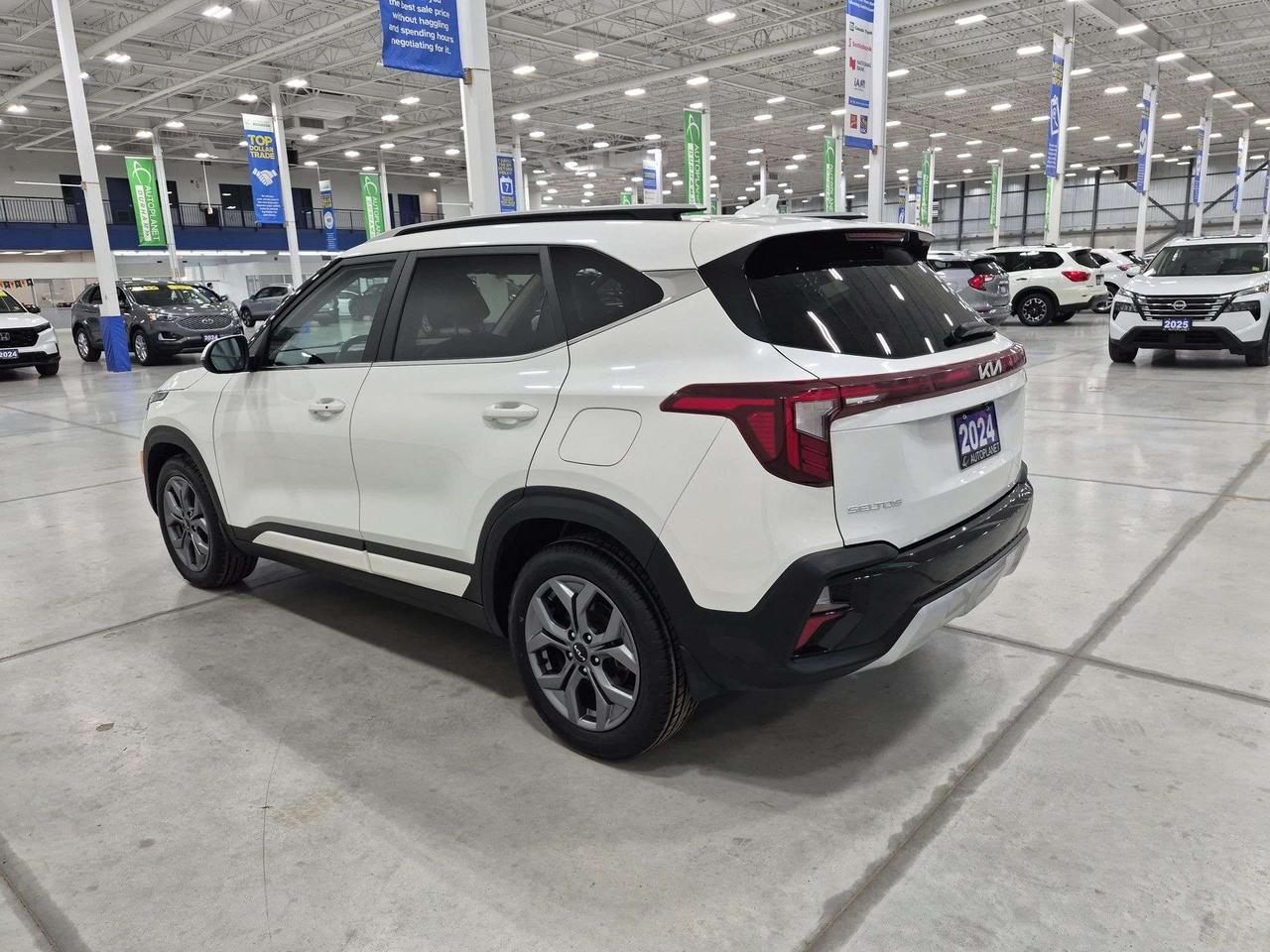 2024 Kia Seltos EX AWD, Sunroof, Heated Seats, Bluetooth! Photo