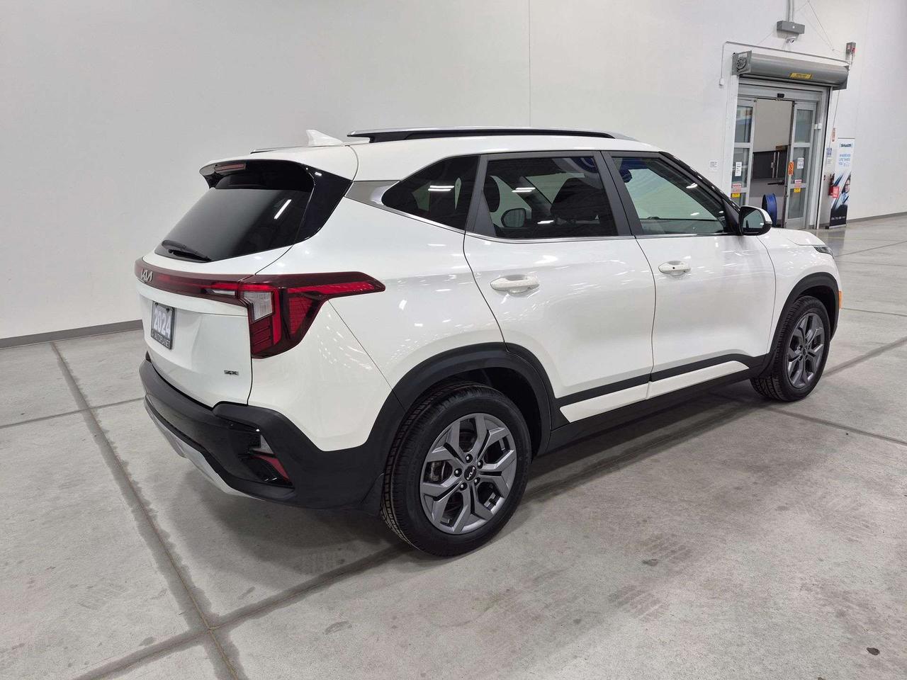 2024 Kia Seltos EX AWD, Sunroof, Heated Seats, Bluetooth! Photo