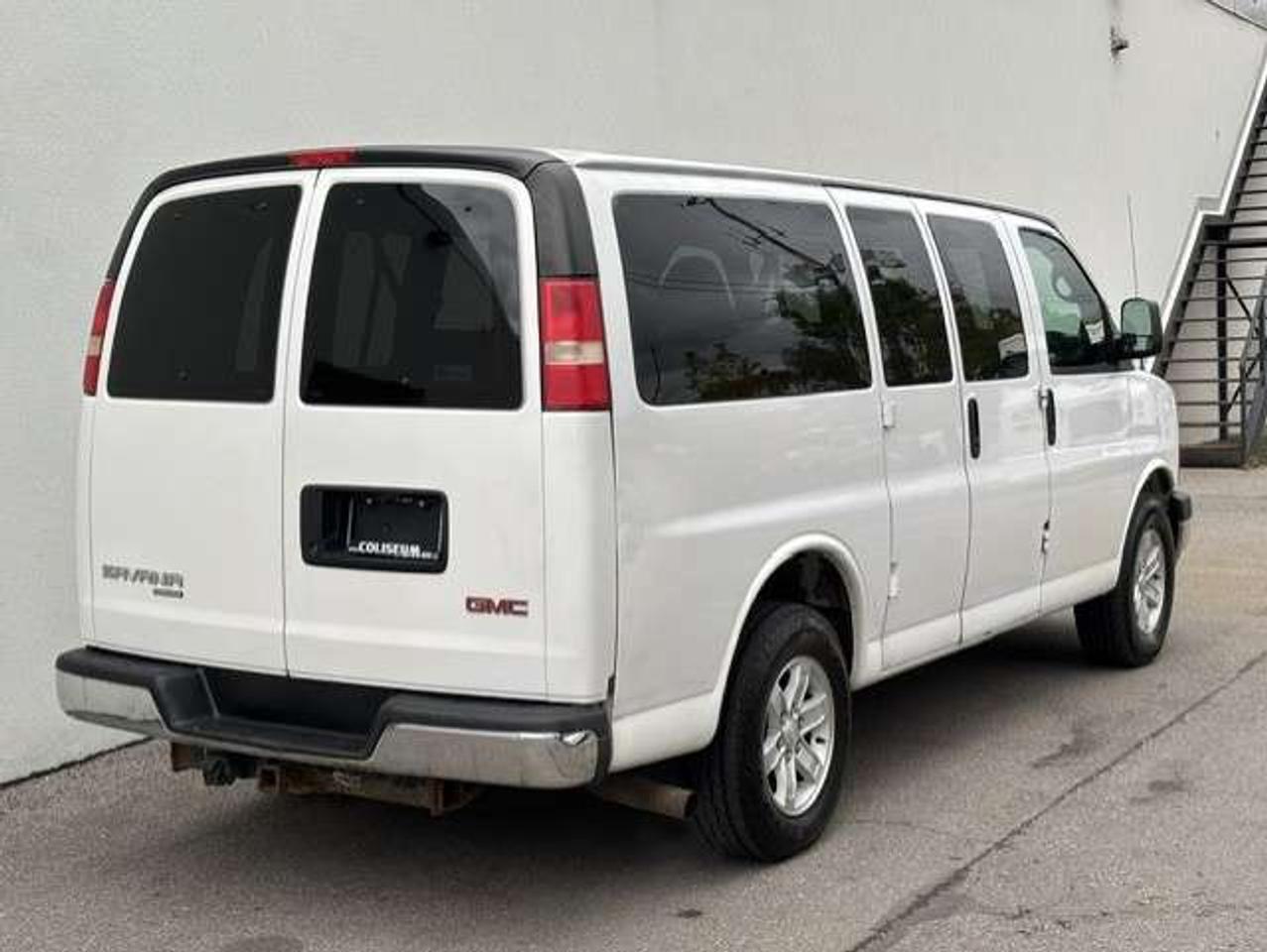 2013 GMC Savana 1500 SLE **8 PASSENGER-1 OWNER-TOW PKG.-CERTIFIED** Photo