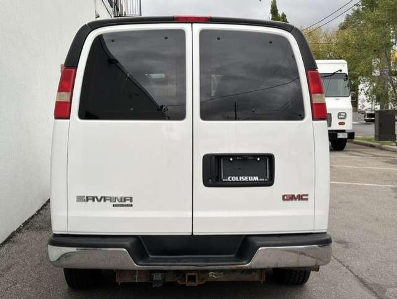2013 GMC Savana 1500 SLE **8 PASSENGER-1 OWNER-TOW PKG.-CERTIFIED** Photo