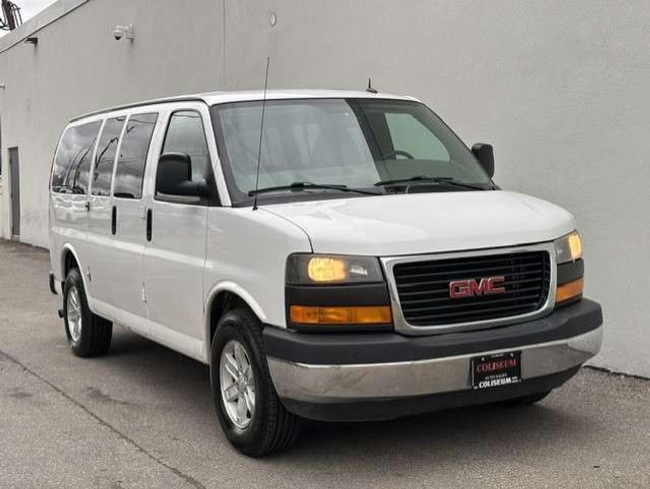 2013 GMC Savana 1500 SLE **8 PASSENGER-1 OWNER-TOW PKG.-CERTIFIED** Photo
