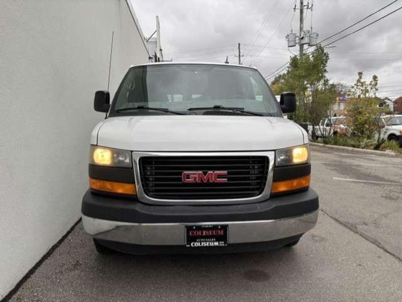 2013 GMC Savana 1500 SLE **8 PASSENGER-1 OWNER-TOW PKG.-CERTIFIED** Photo