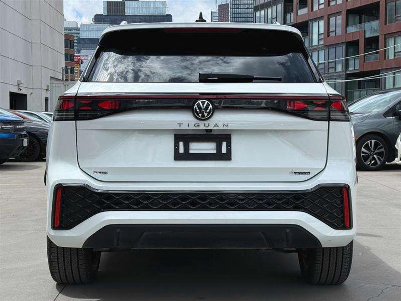 2026 Volkswagen Tiguan Highline Turbo R-Line 4MOTION Photo