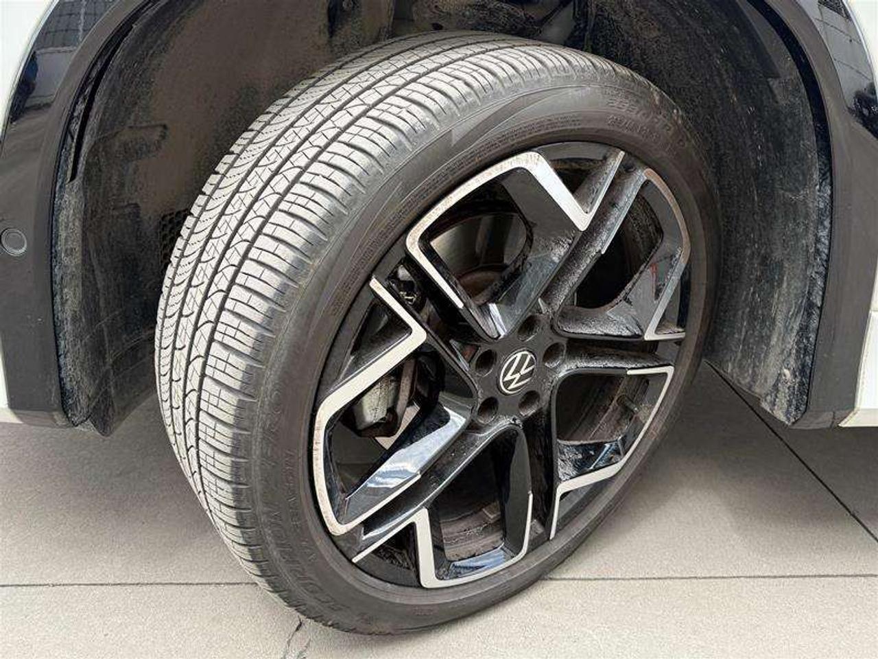 2026 Volkswagen Tiguan Highline Turbo R-Line 4MOTION Photo