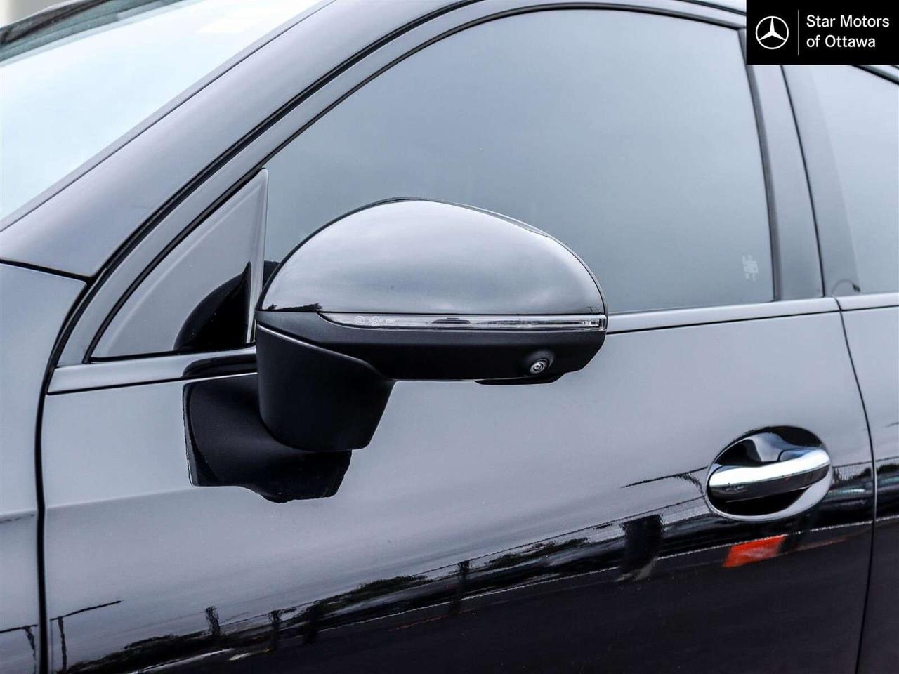 2025 Mercedes-Benz GLC GLC 300 Photo