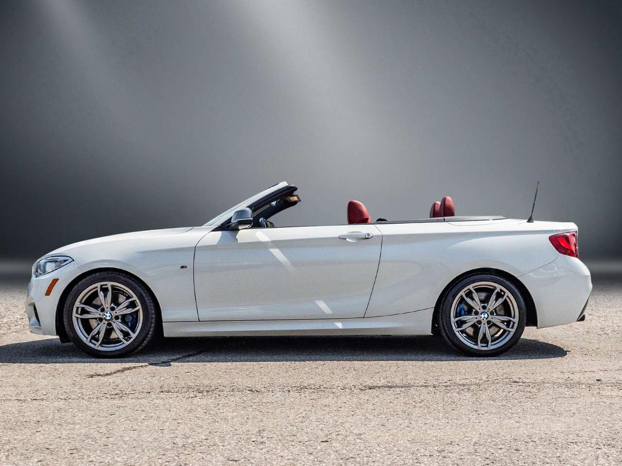 2016 BMW Others 2dr Conv M235i xDrive AWD   MSPORT   White on Red   Nice Spec Photo