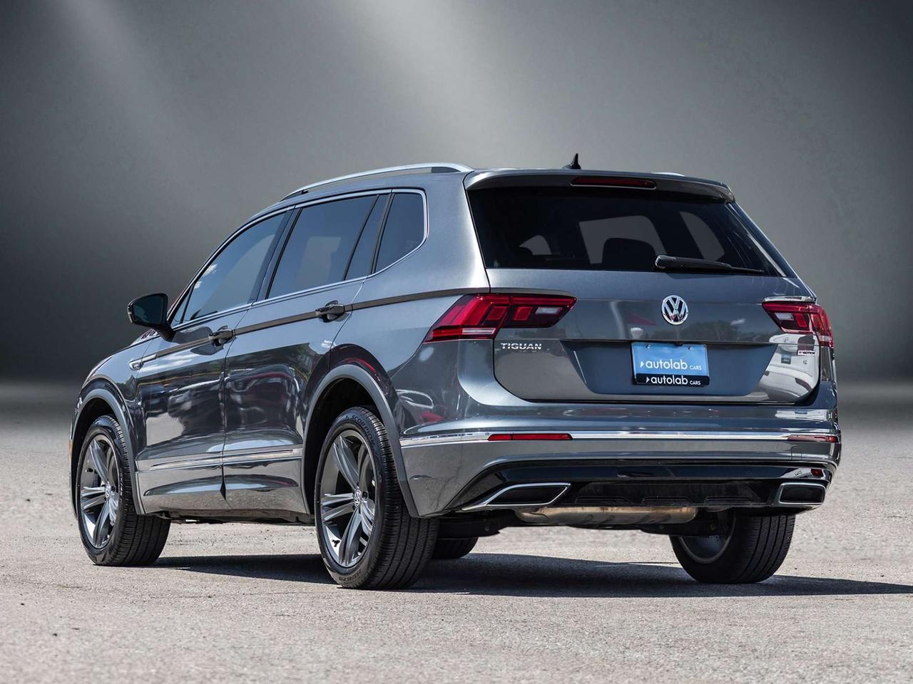 2021 Volkswagen Tiguan Highline 4MOTION   Panoramic Roof   Carplay   Leather   Clean Carfax Photo