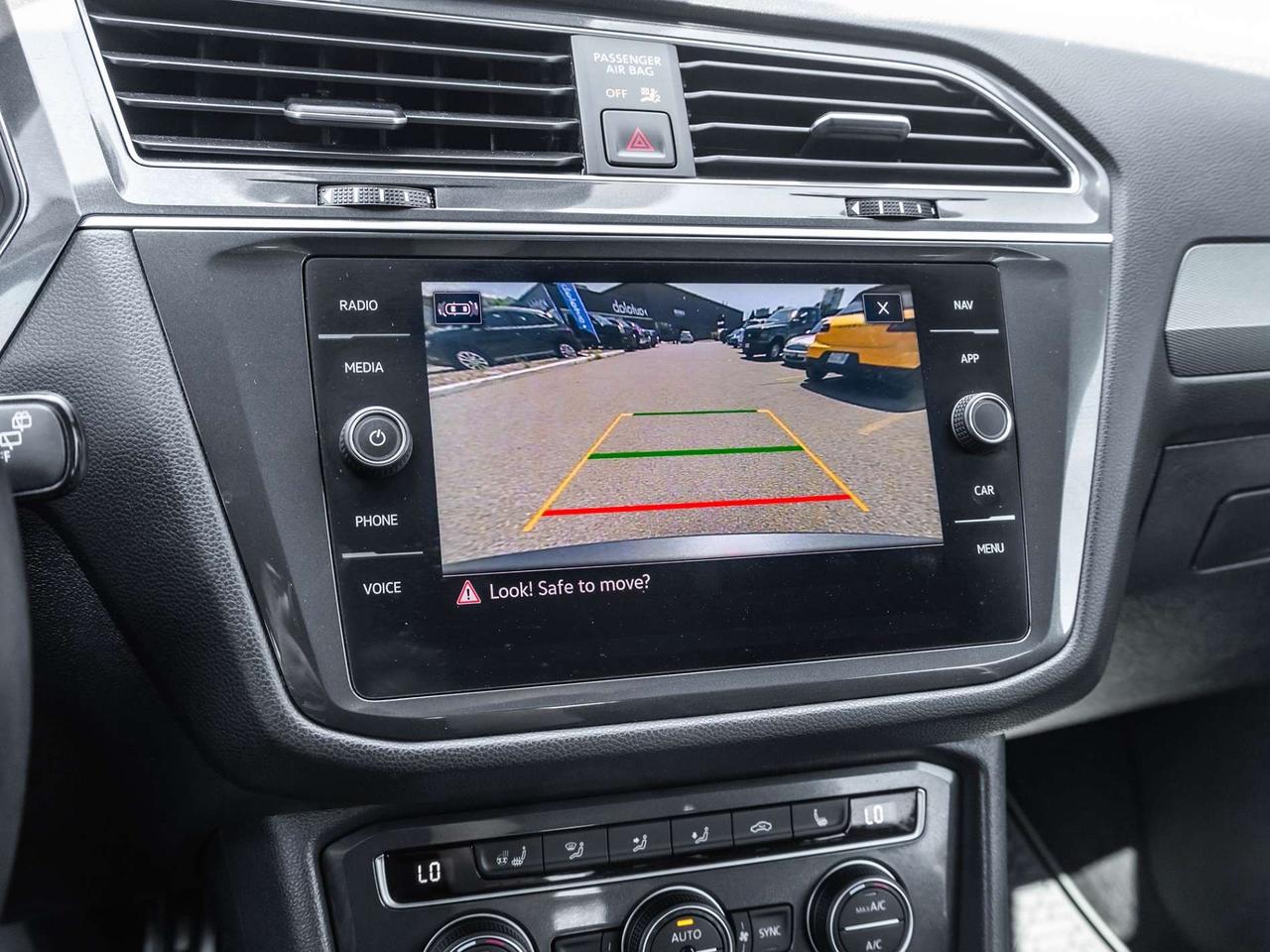 2021 Volkswagen Tiguan Highline 4MOTION   Panoramic Roof   Carplay   Leather   Clean Carfax Photo