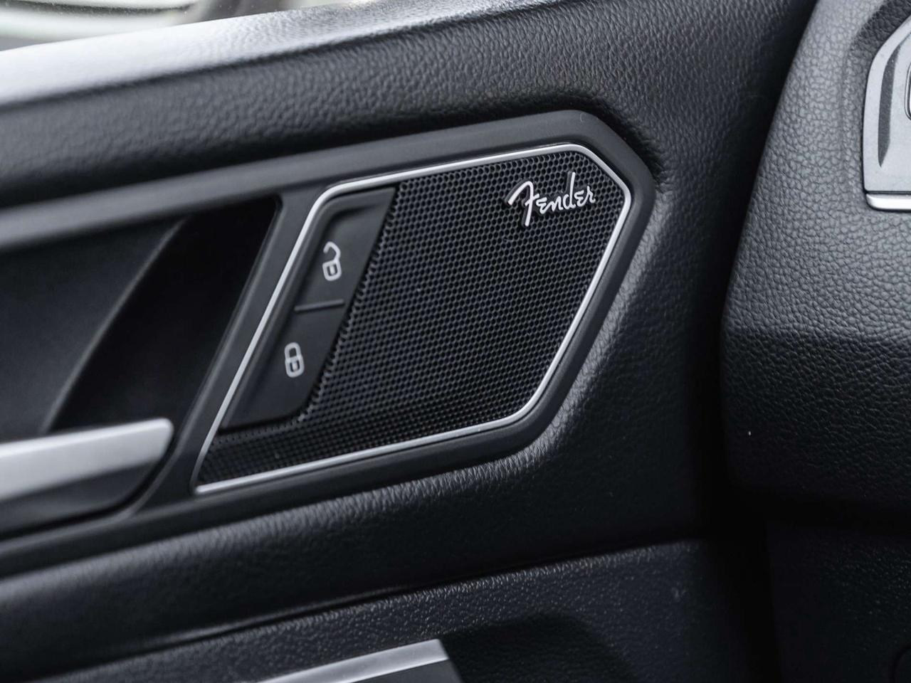 2021 Volkswagen Tiguan Highline 4MOTION   Panoramic Roof   Carplay   Leather   Clean Carfax Photo