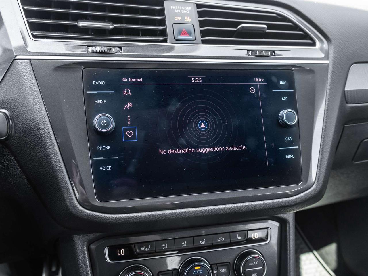 2021 Volkswagen Tiguan Highline 4MOTION   Panoramic Roof   Carplay   Leather   Clean Carfax Photo
