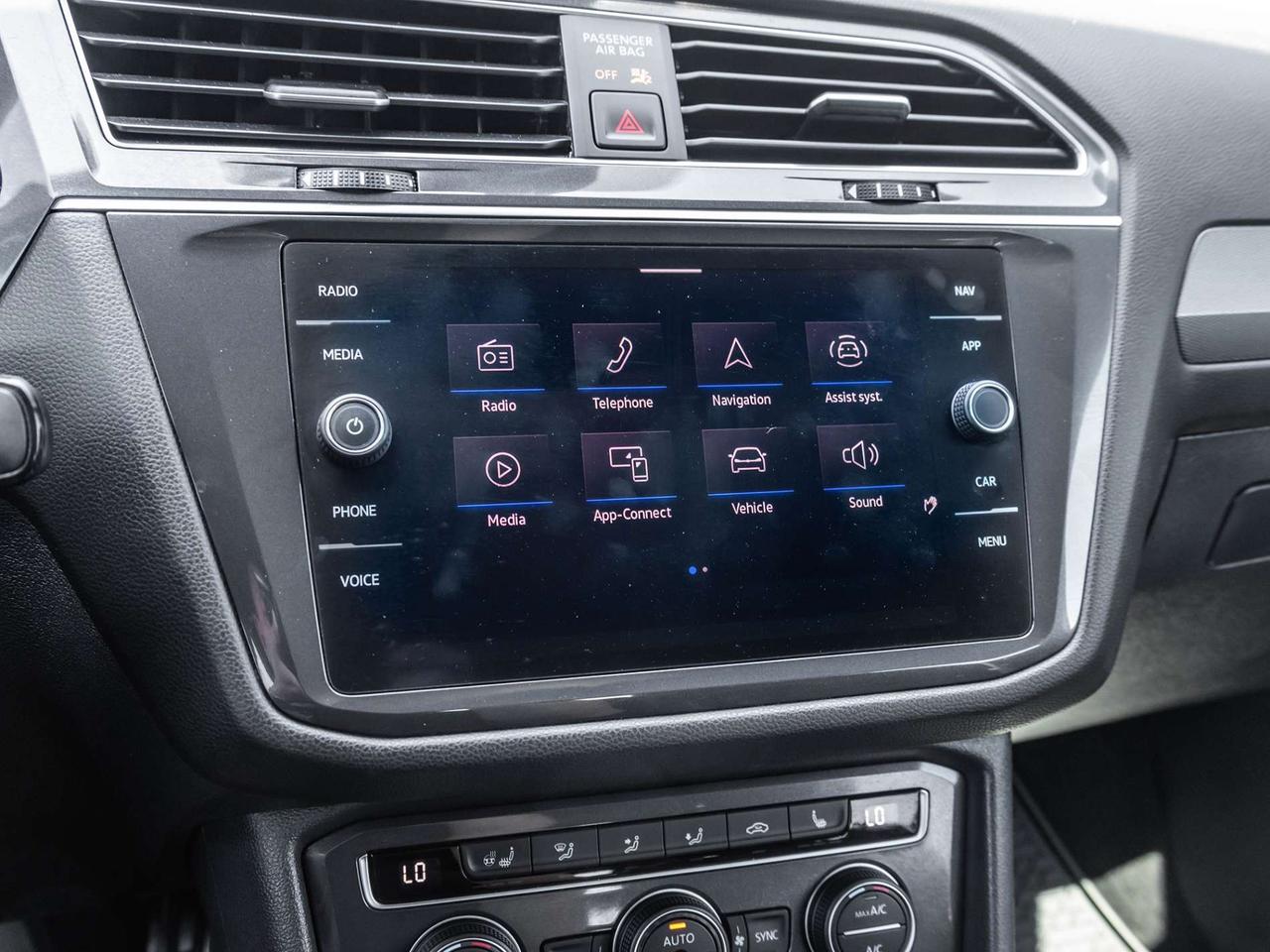 2021 Volkswagen Tiguan Highline 4MOTION   Panoramic Roof   Carplay   Leather   Clean Carfax Photo