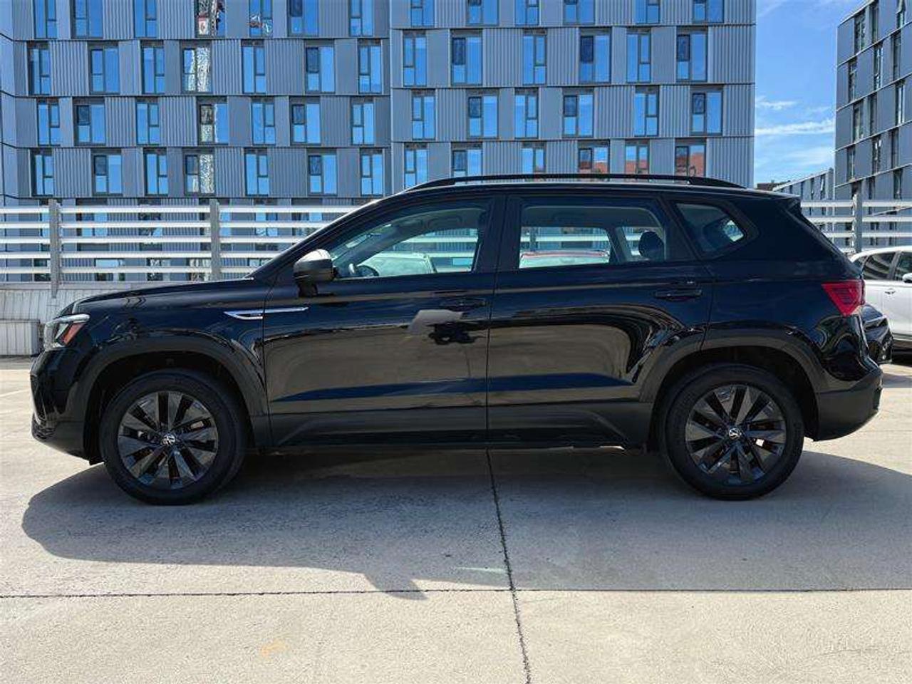 2023 Volkswagen Taos Trendline 1.5T 8sp at w/ Tip Photo