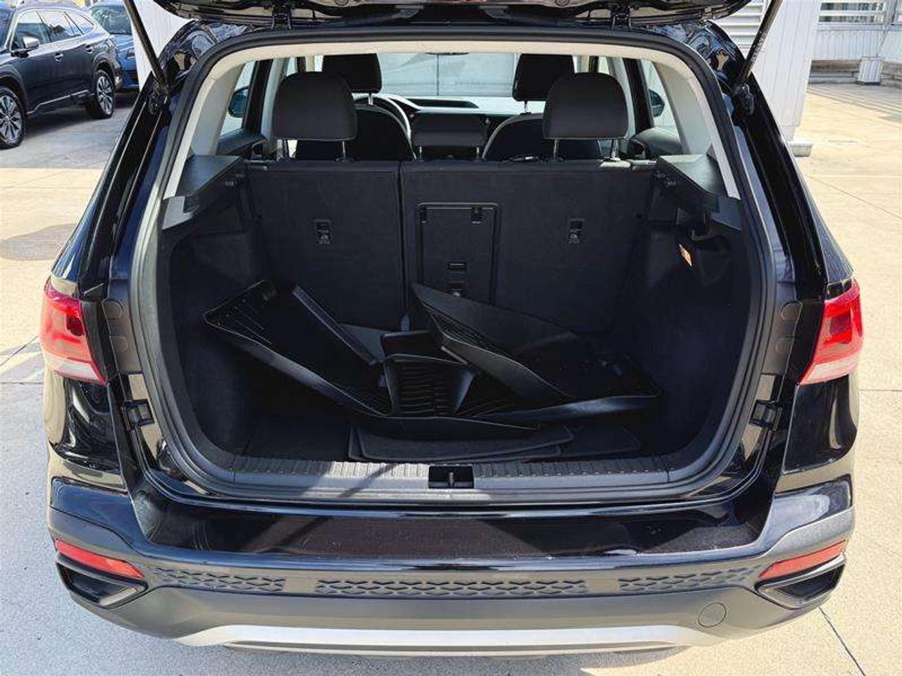 2023 Volkswagen Taos Trendline 1.5T 8sp at w/ Tip Photo