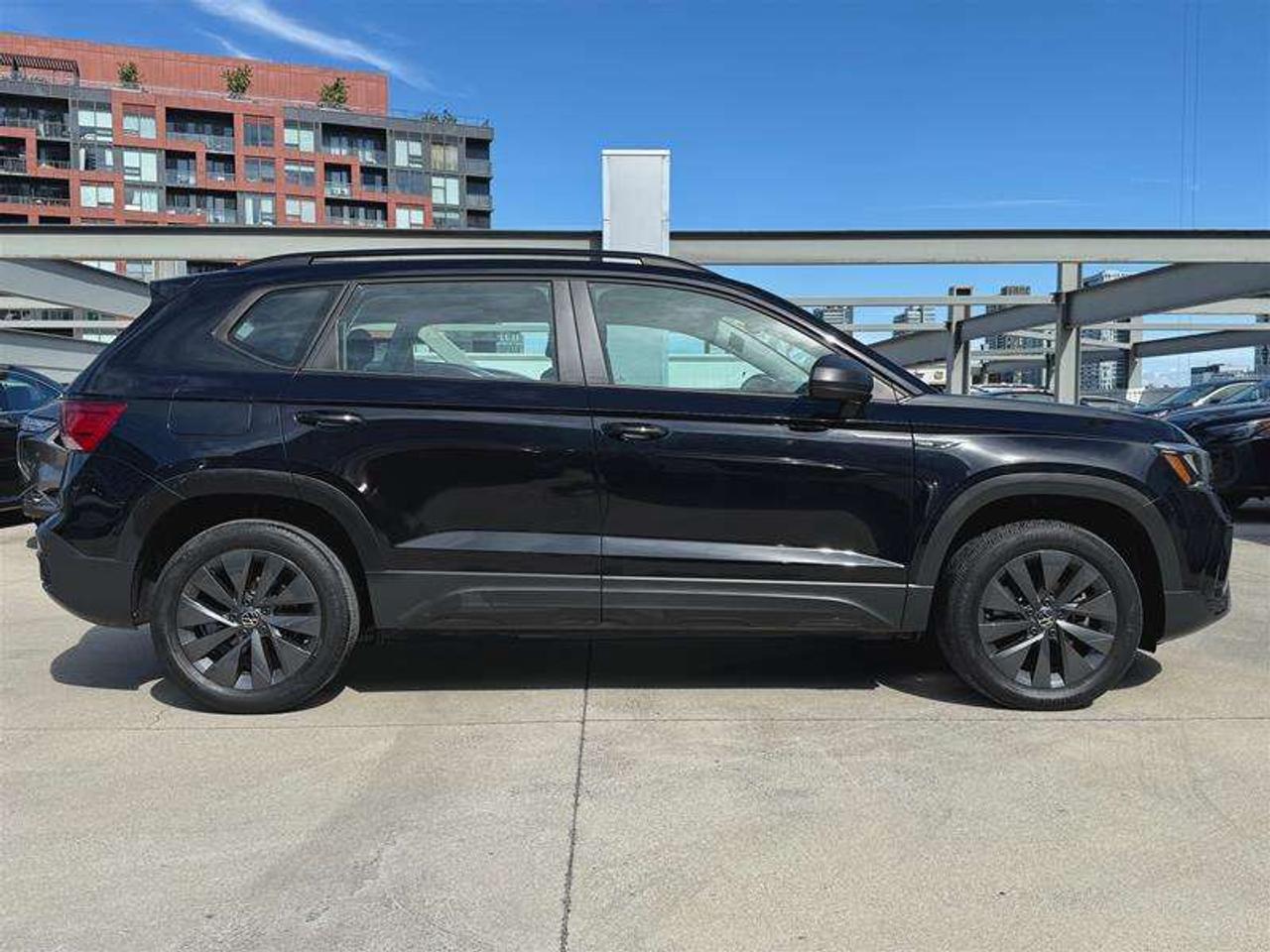 2023 Volkswagen Taos Trendline 1.5T 8sp at w/ Tip Photo
