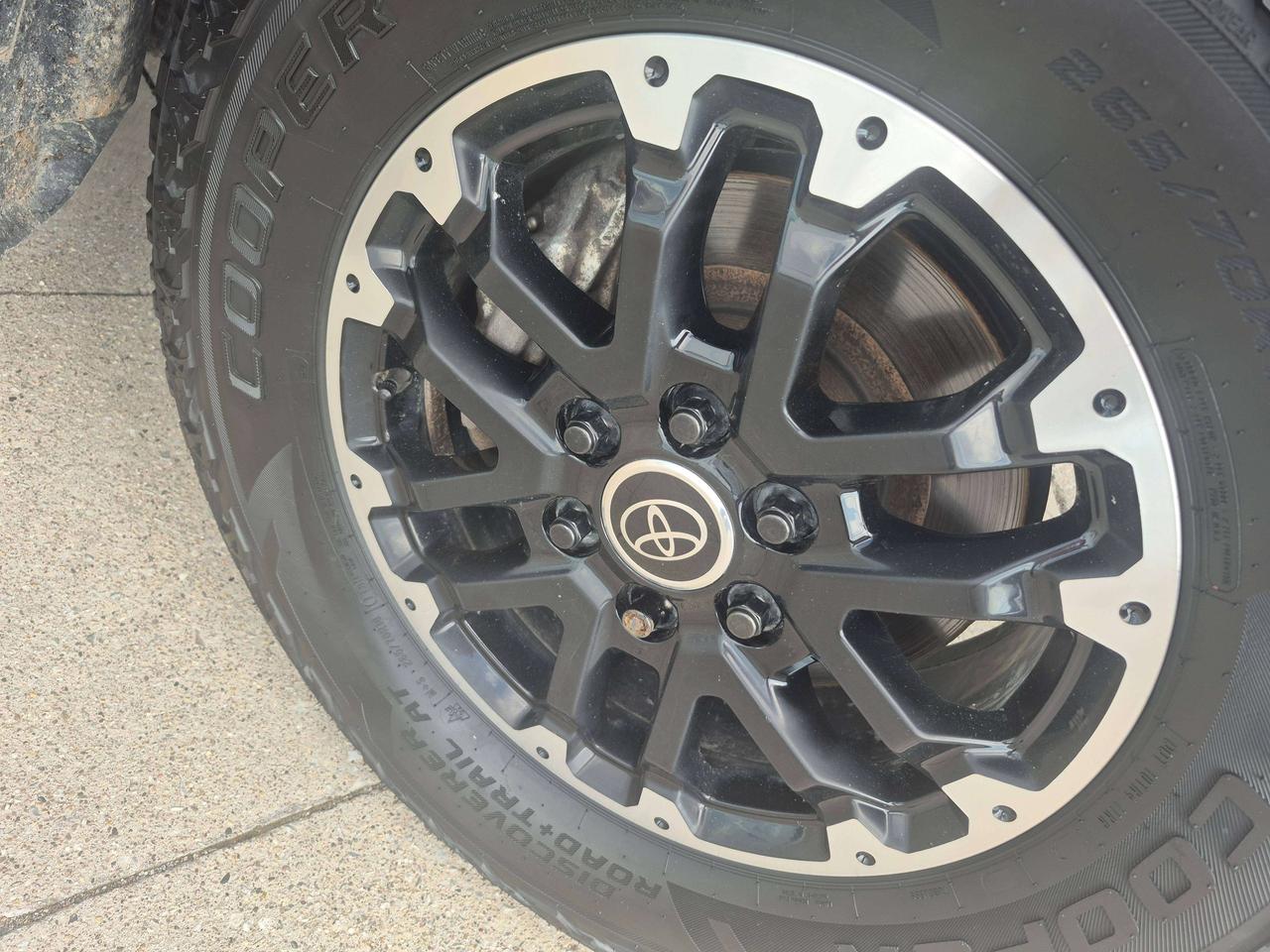 2023 Toyota Tundra TRD OFF ROAD Photo
