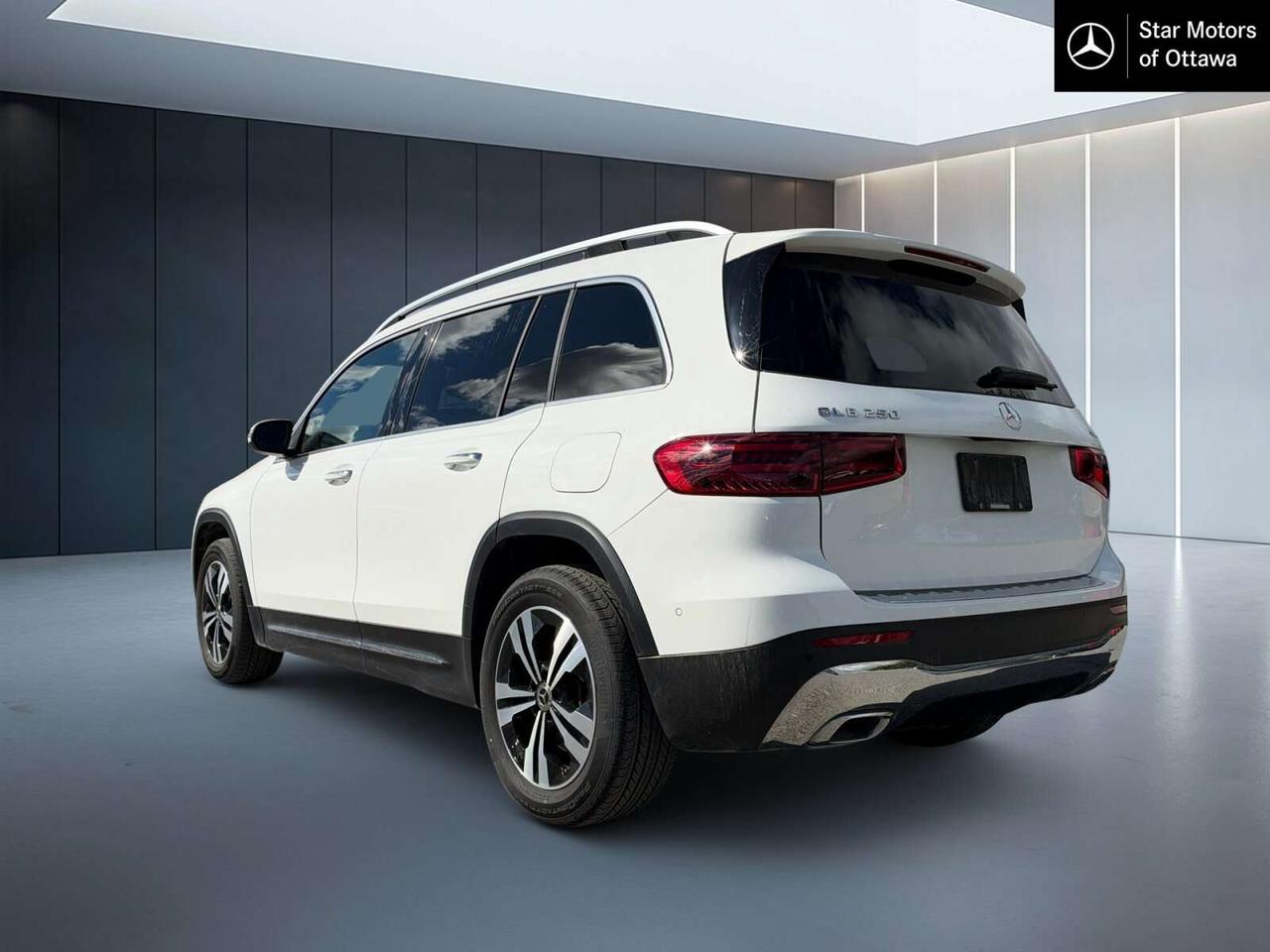2026 Mercedes-Benz GLB GLB 250 Photo2