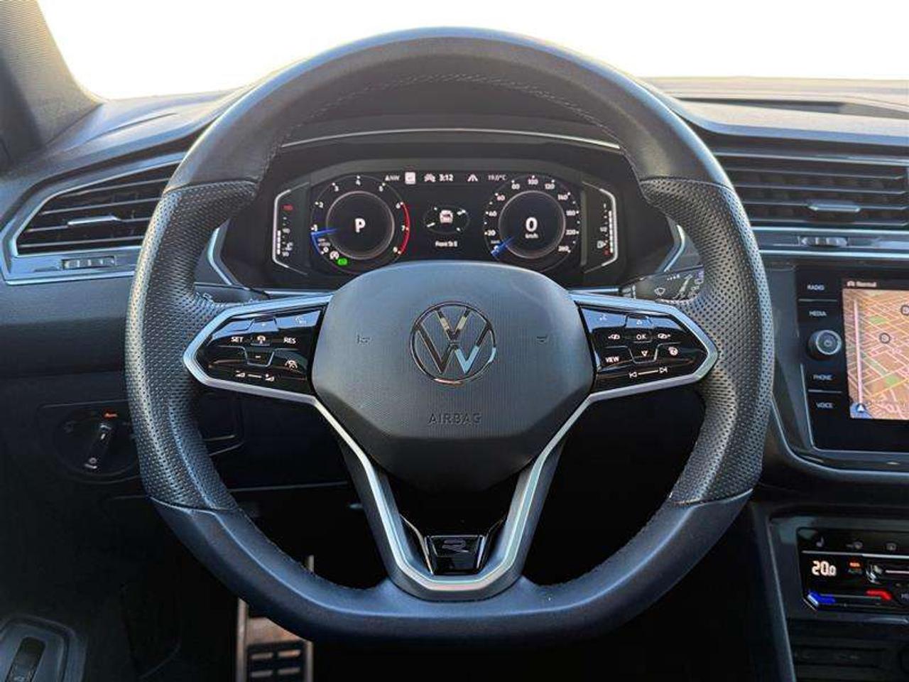 2022 Volkswagen Tiguan Highline 2.0T 8sp at w/Tip 4M Photo