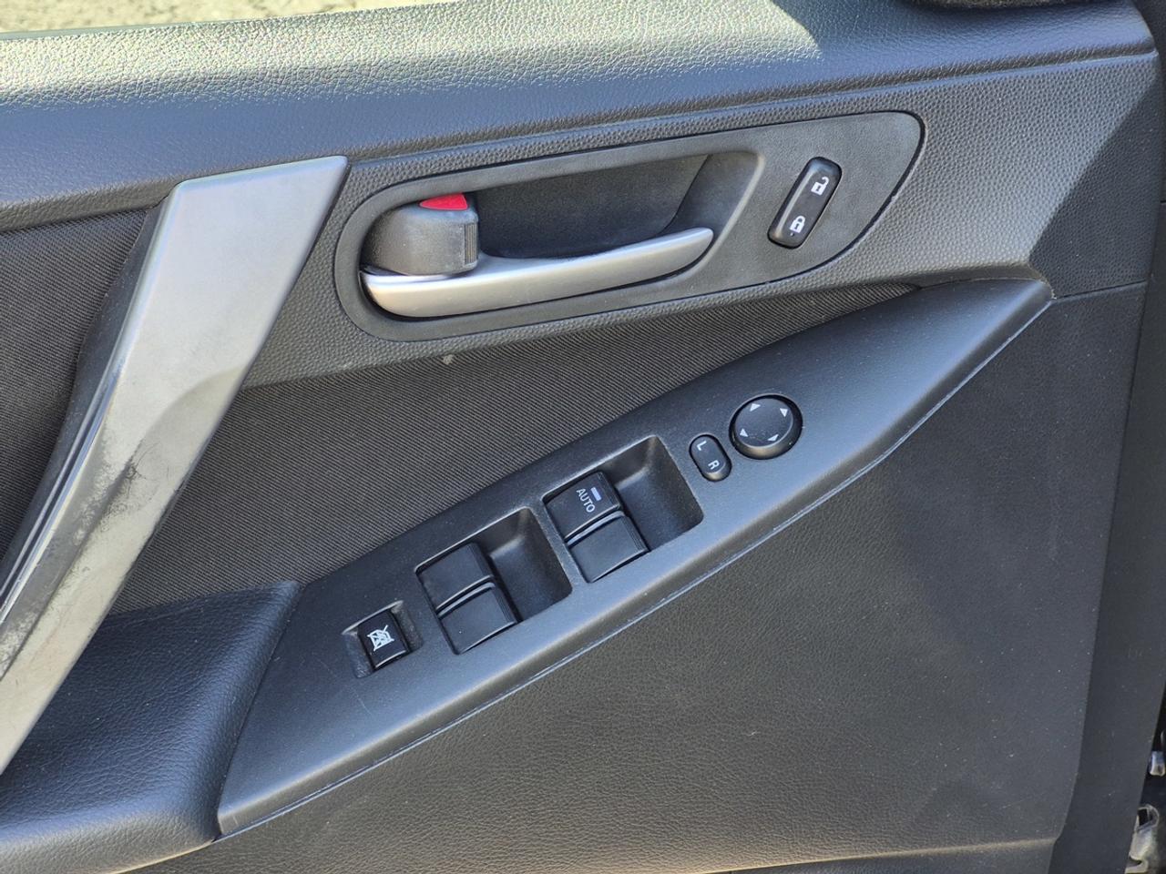 2012 Mazda MAZDA3 i Touring Photo