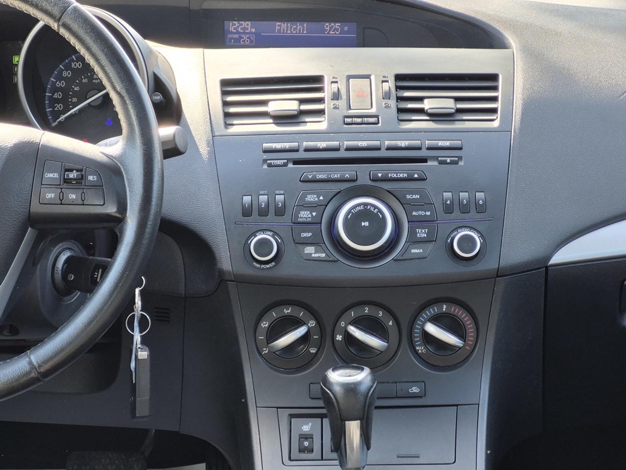 2012 Mazda MAZDA3 i Touring Photo