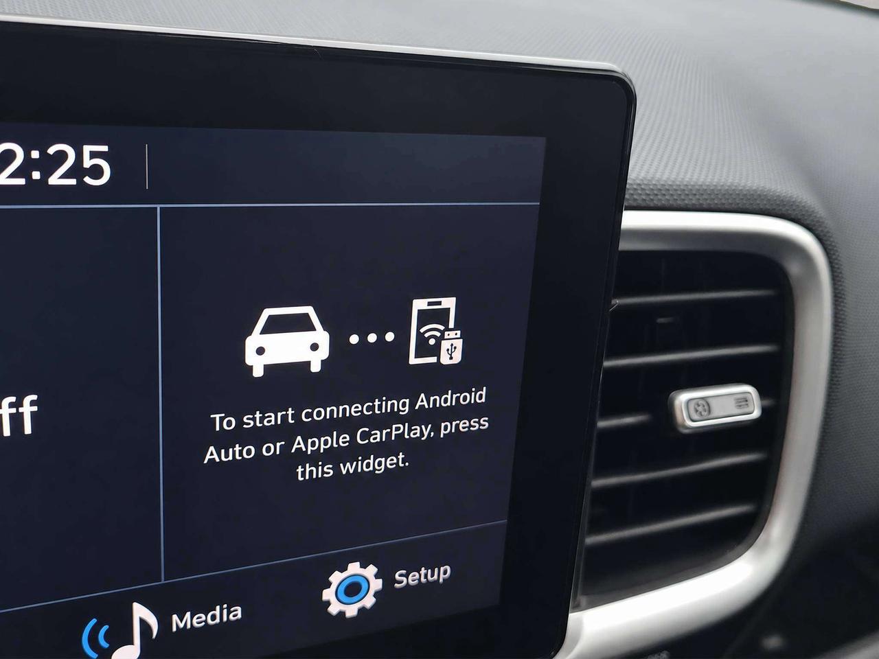 2025 Hyundai Venue PREFERRED, HTD. SEATS, A/C, APPLE/ANDROID, 45K! Photo