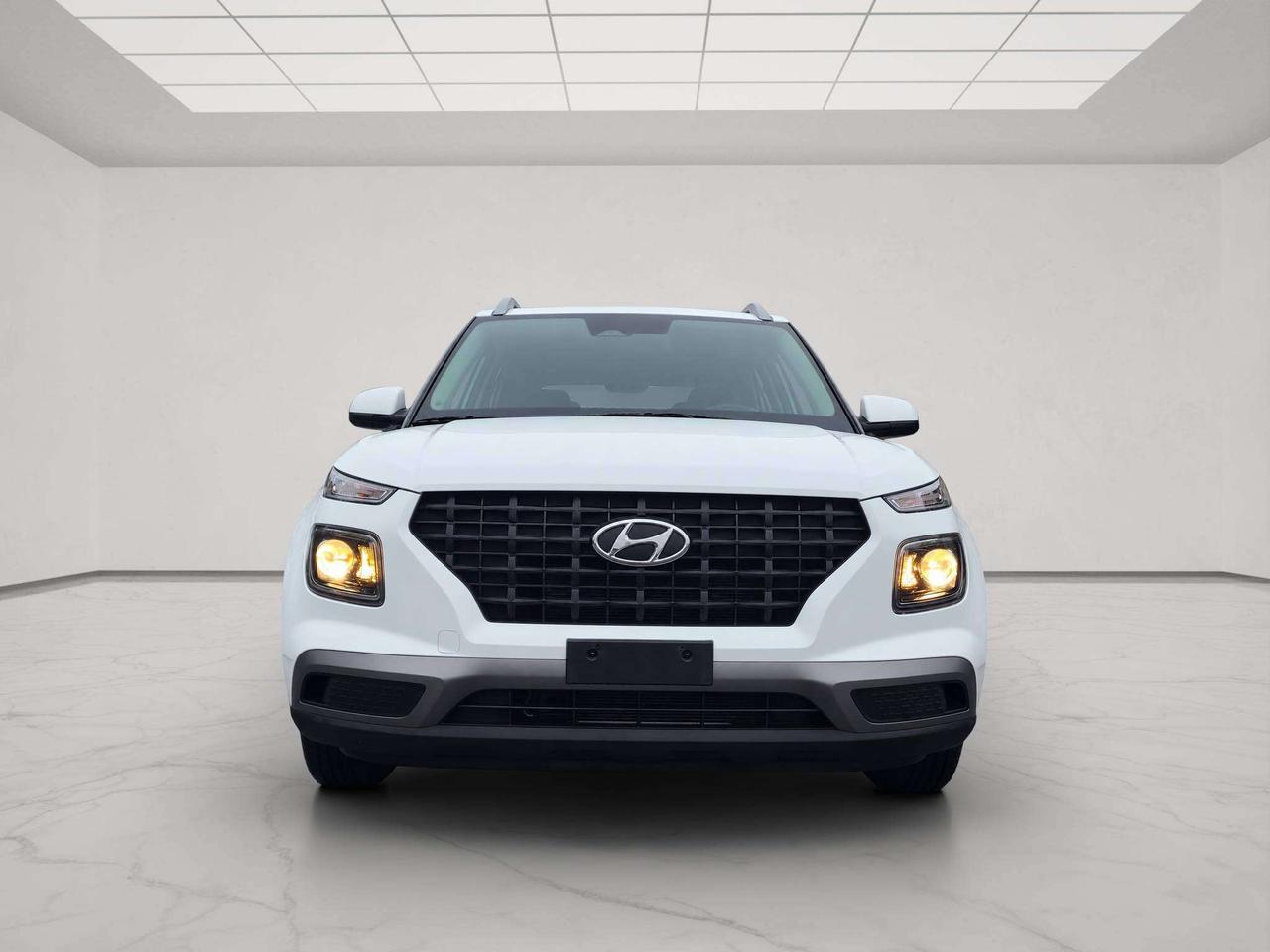2025 Hyundai Venue PREFERRED, HTD. SEATS, A/C, APPLE/ANDROID, 42K! Photo5