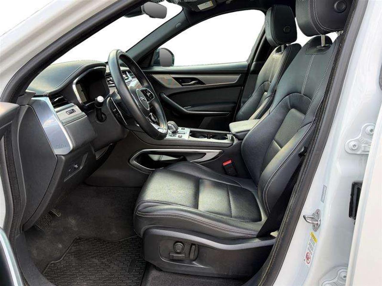2024 Jaguar F-PACE P250 R-Dynamic S Photo