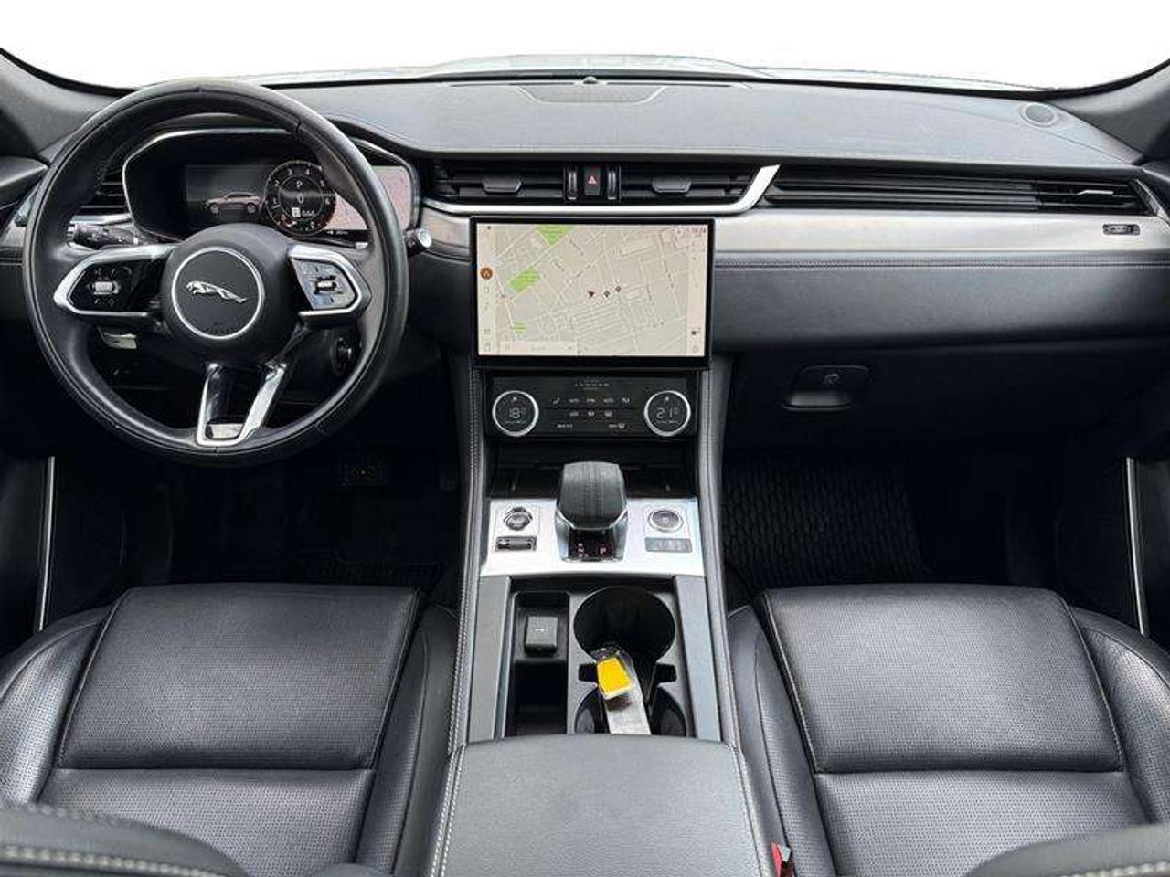 2024 Jaguar F-PACE P250 R-Dynamic S Photo