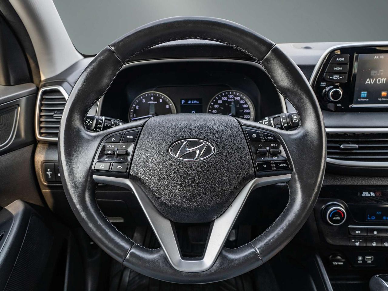 2020 Hyundai Tucson Limited AWD   Panoramic Roof   Nav   Carplay   Clean Carfax Photo