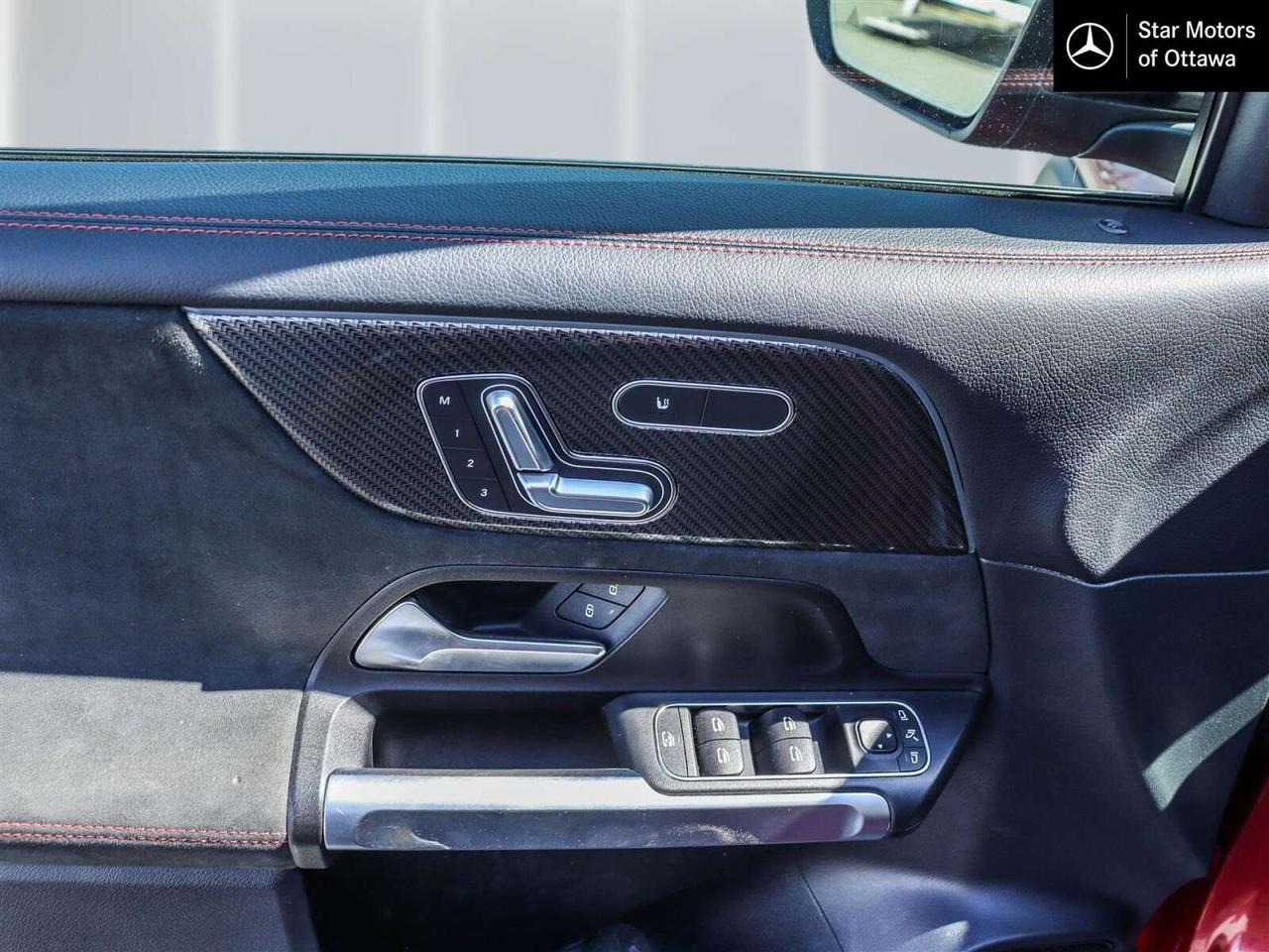 2022 Mercedes-Benz GLB 4MATIC Photo
