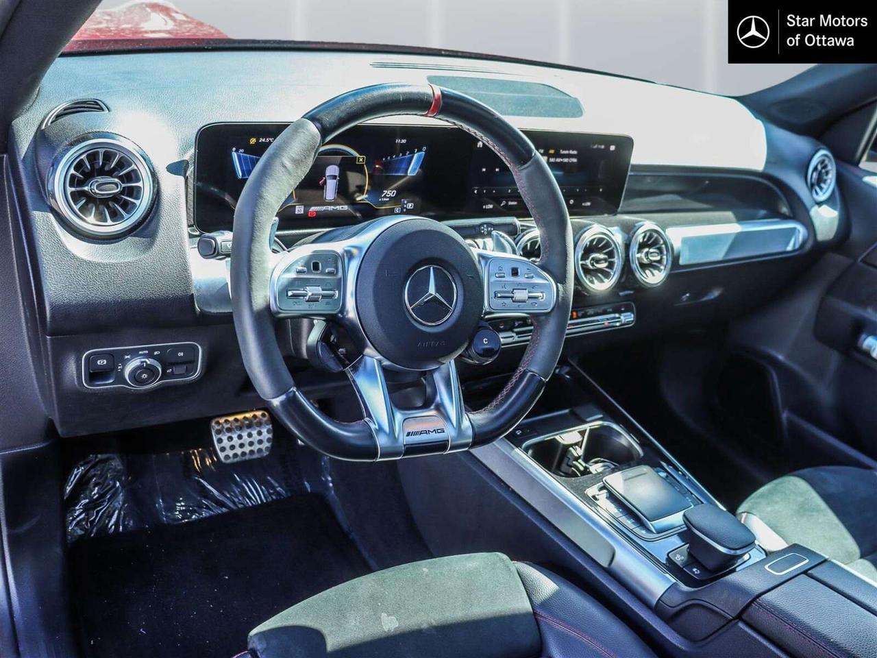 2022 Mercedes-Benz GLB 4MATIC Photo