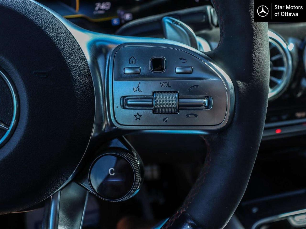 2022 Mercedes-Benz GLB 4MATIC Photo