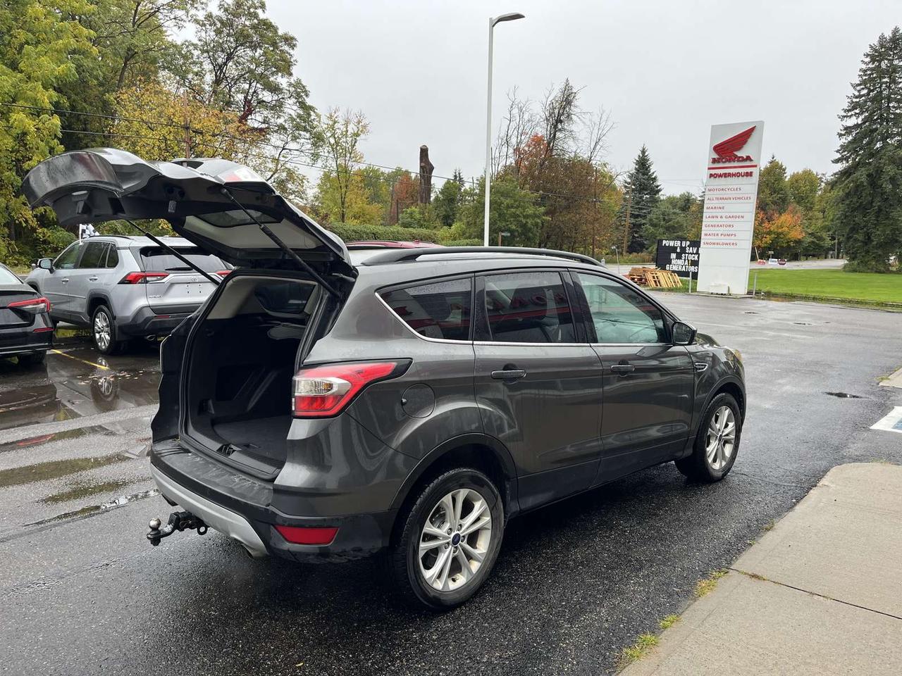 2017 Ford Escape SE Photo