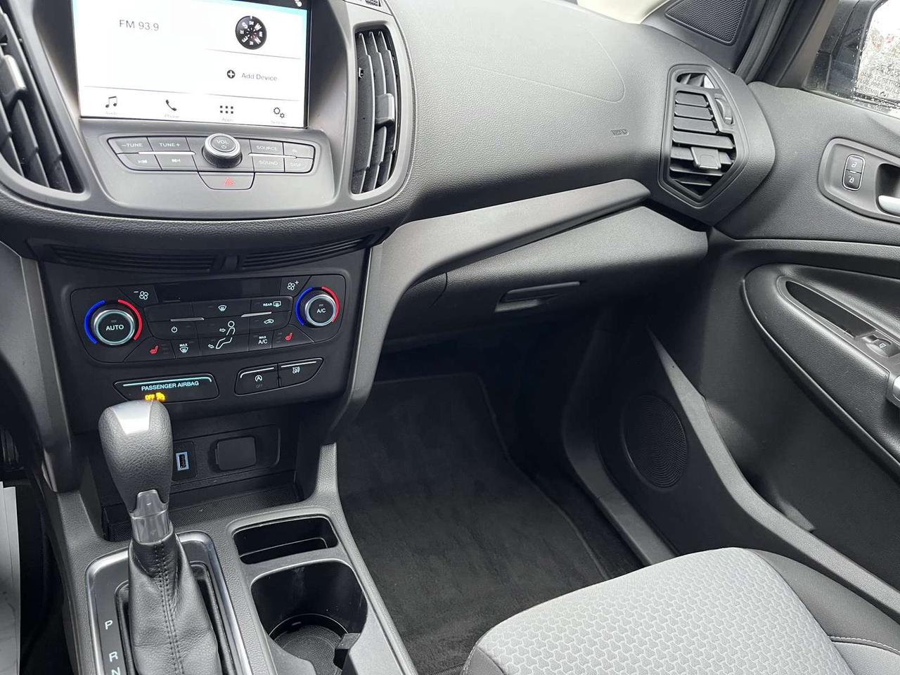 2017 Ford Escape SE Photo