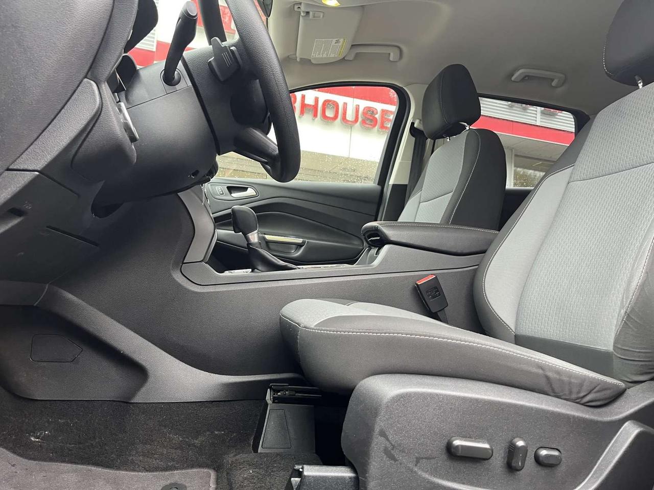 2017 Ford Escape SE Photo