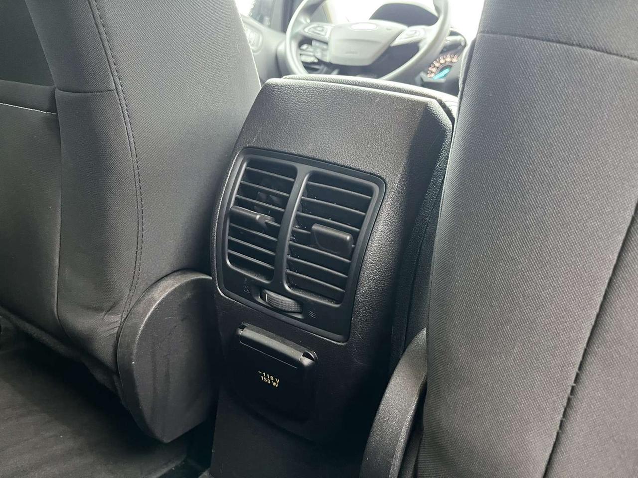 2017 Ford Escape SE Photo