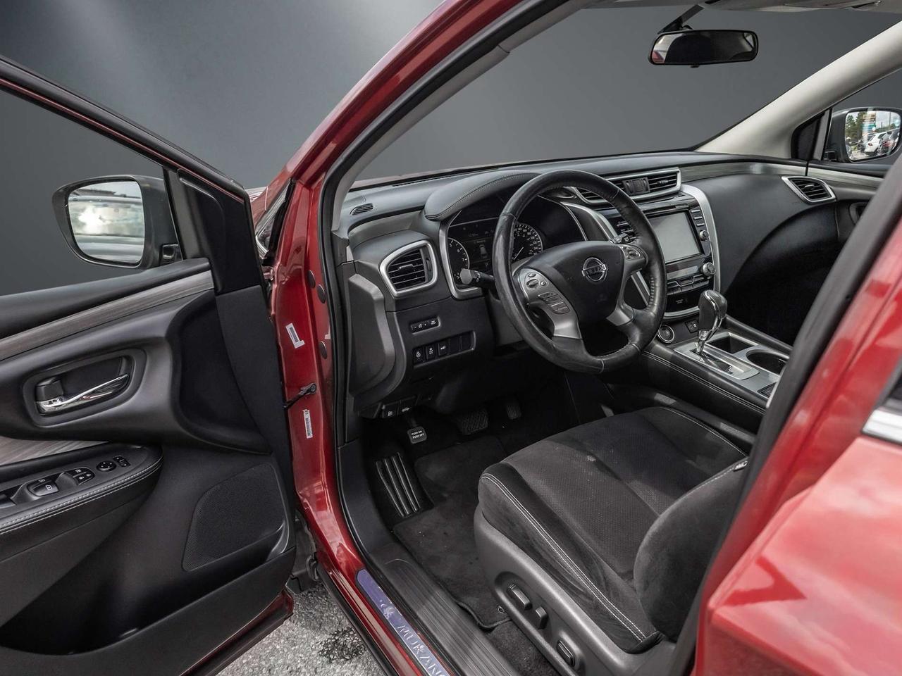 2018 Nissan Murano AWD SV   Panoramic Roof   CLEAN Carfax Photo