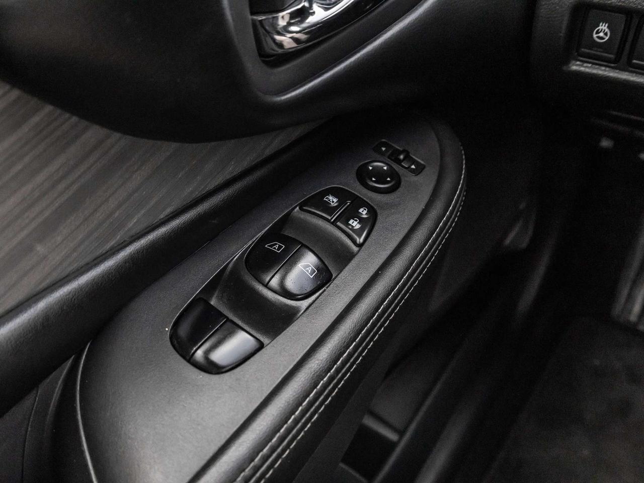 2018 Nissan Murano AWD SV   Panoramic Roof   CLEAN Carfax Photo