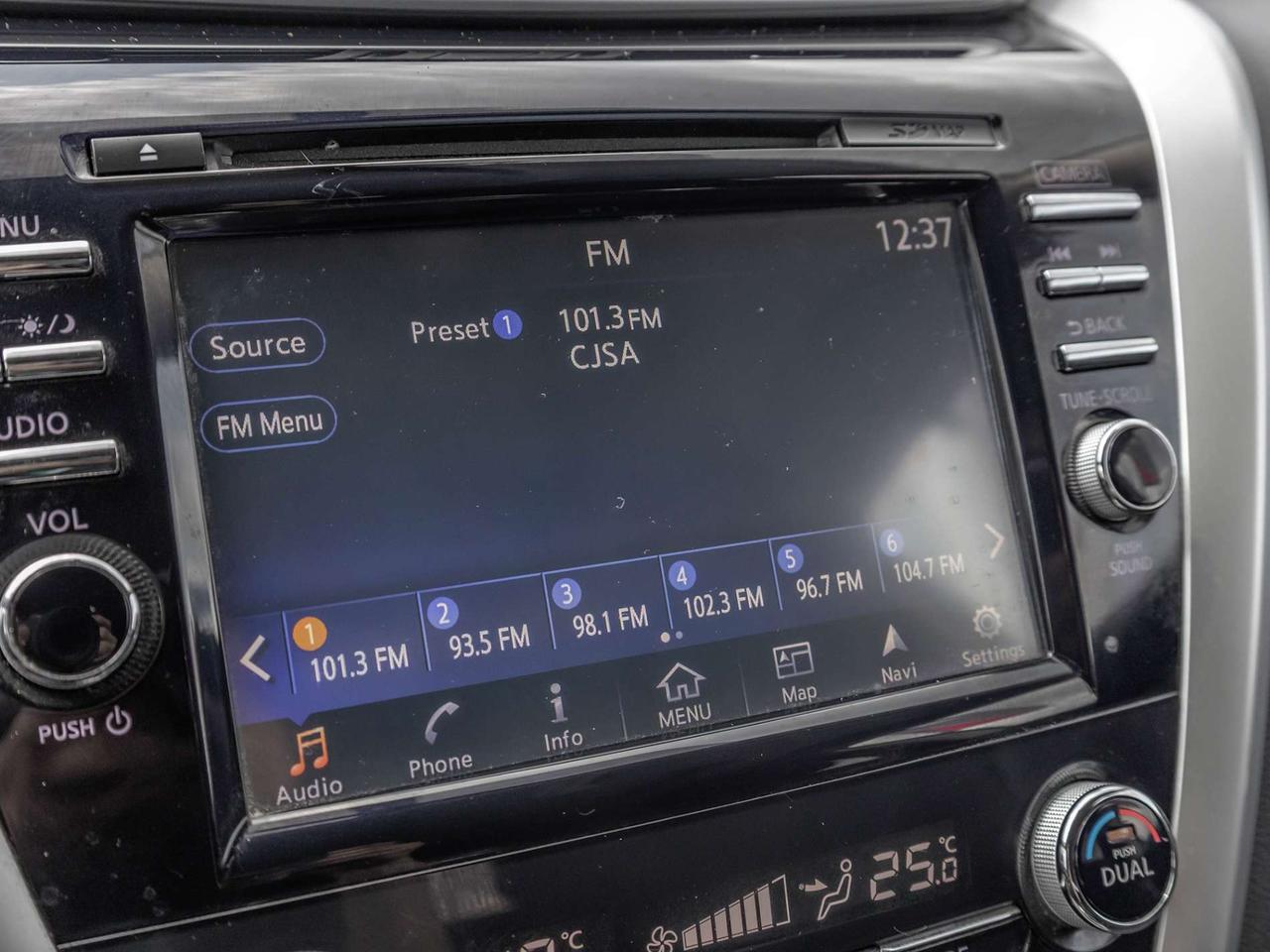 2018 Nissan Murano AWD SV   Panoramic Roof   CLEAN Carfax Photo