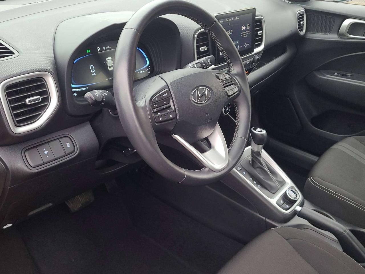 2025 Hyundai Venue PREFERRED, HTD. SEATS, A/C, APPLE/ANDROID, 41K! Photo