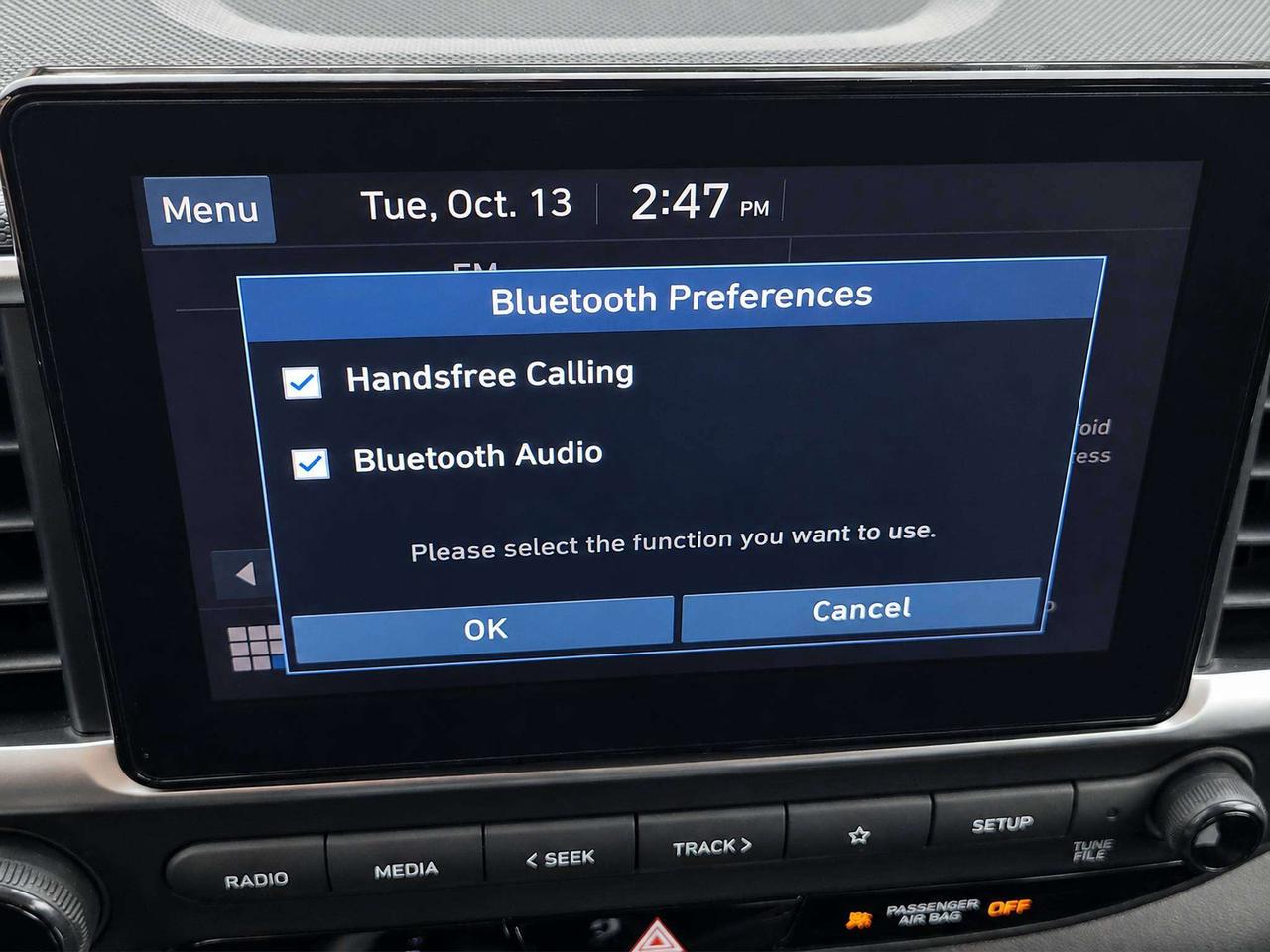 2025 Hyundai Venue PREFERRED, HTD. SEATS, A/C, APPLE/ANDROID, 41K! Photo