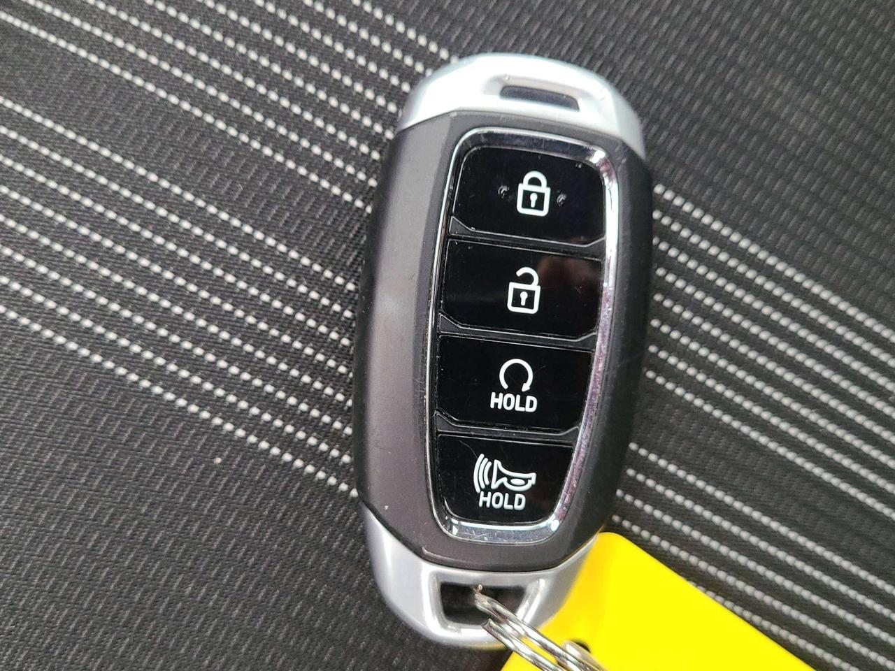 2025 Hyundai Venue PREFERRED, HTD. SEATS, A/C, APPLE/ANDROID, 41K! Photo