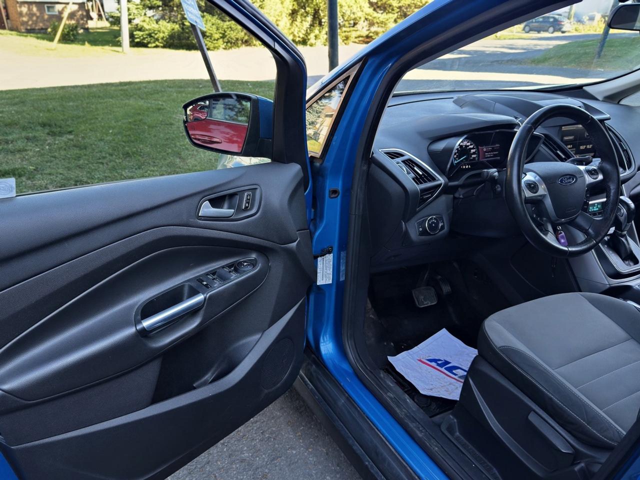 2013 Ford C-MAX SE Photo