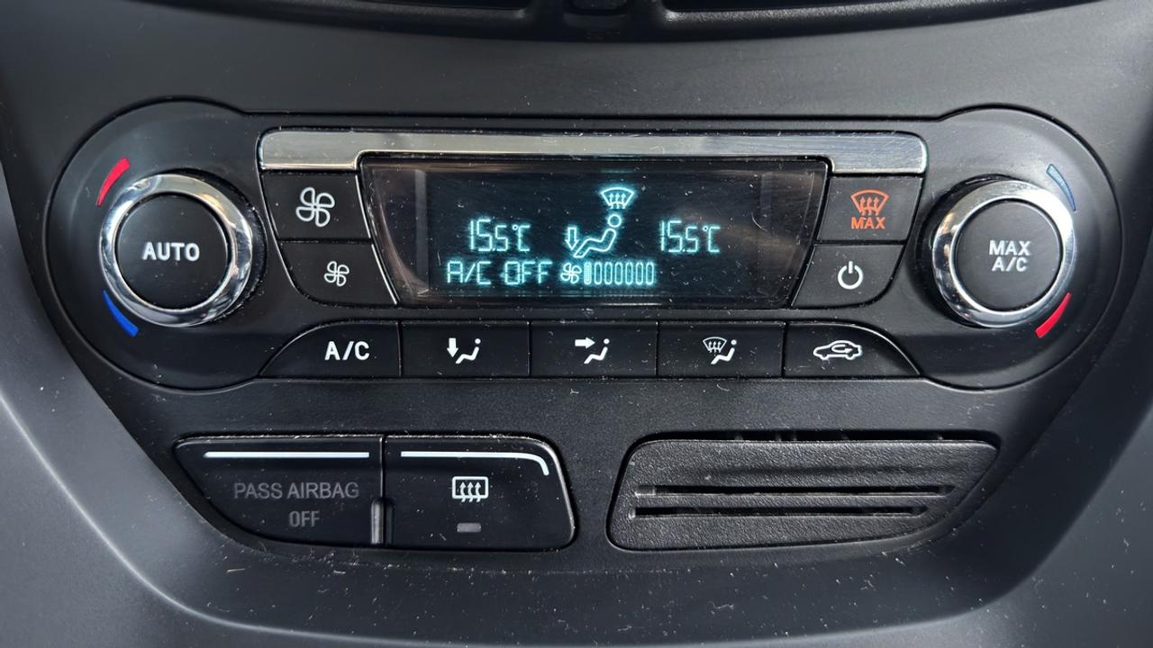 2013 Ford C-MAX SE Photo