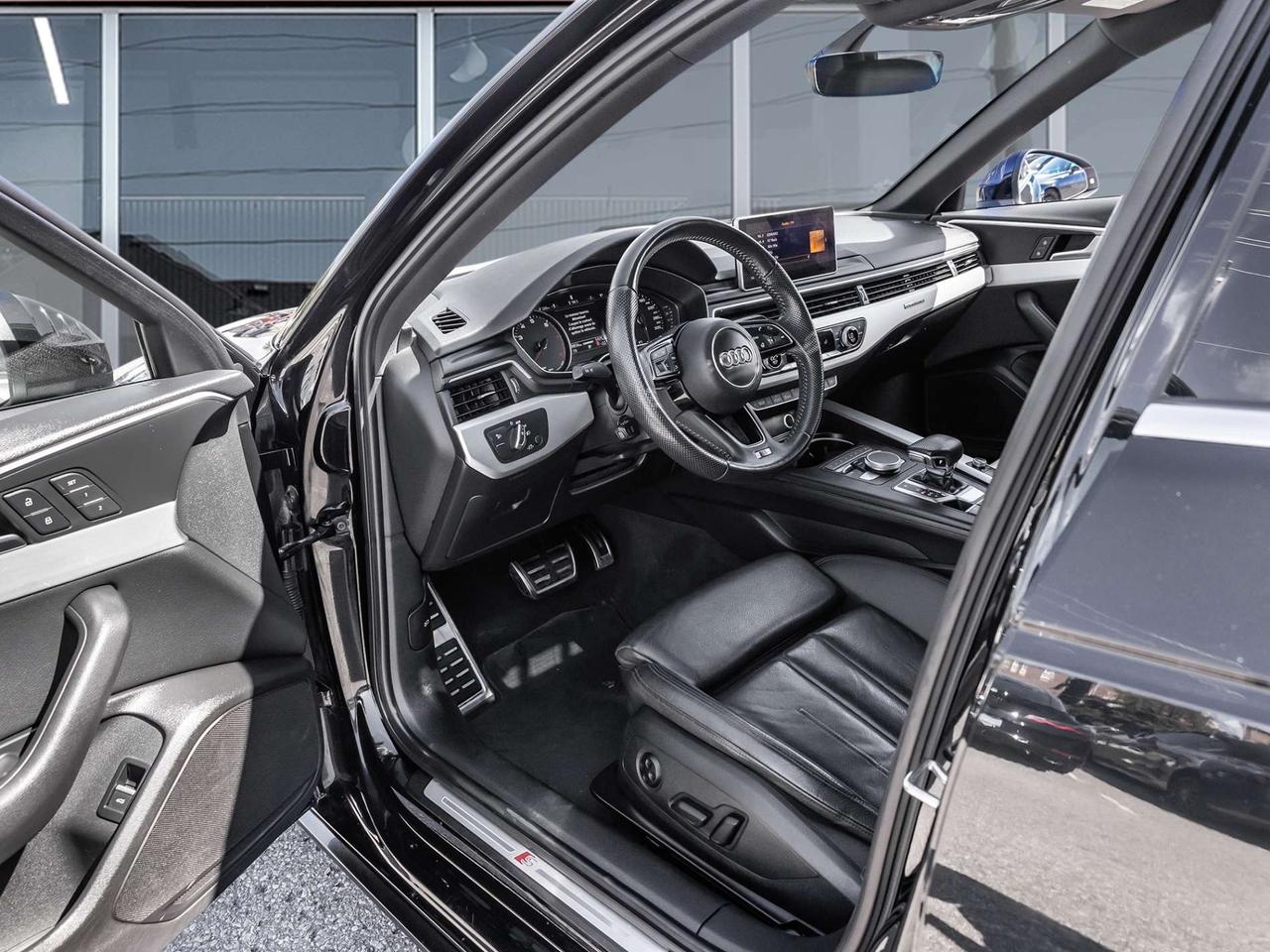 2019 Audi A4 Progressiv 45 TFSI quattro   Navigation   Leather   Sunroof   Heated Steering Wheel Photo
