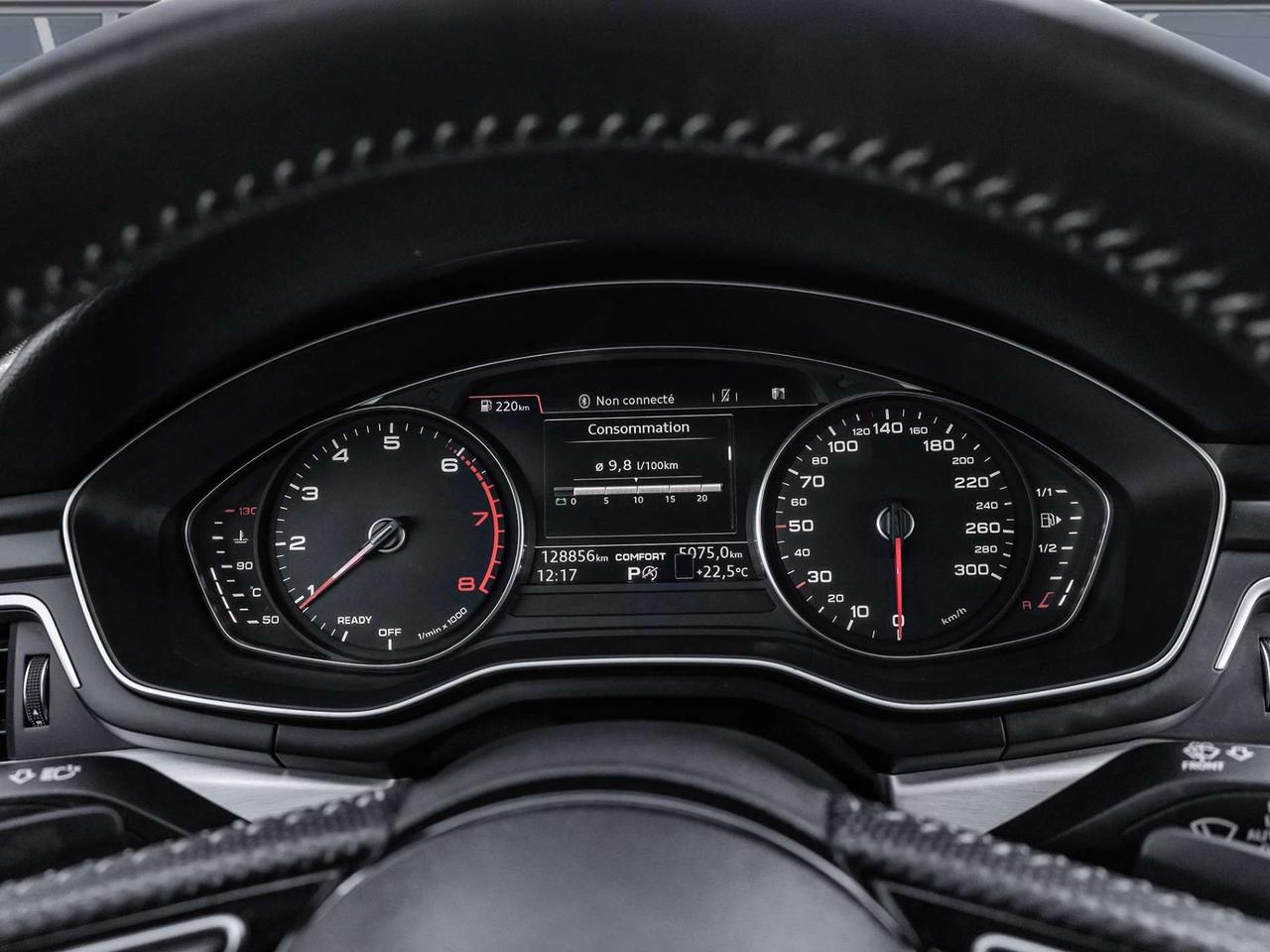 2019 Audi A4 Progressiv 45 TFSI quattro   Navigation   Leather   Sunroof   Heated Steering Wheel Photo