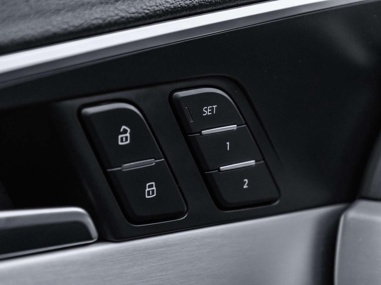 2019 Audi A4 Progressiv 45 TFSI quattro   Navigation   Leather   Sunroof   Heated Steering Wheel Photo