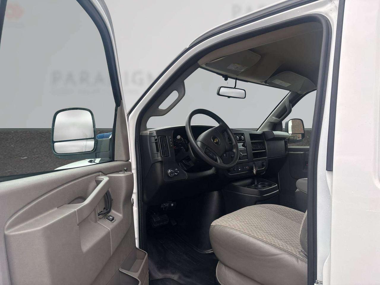 2025 Chevrolet Express 2500 135" 2500 RWD Photo