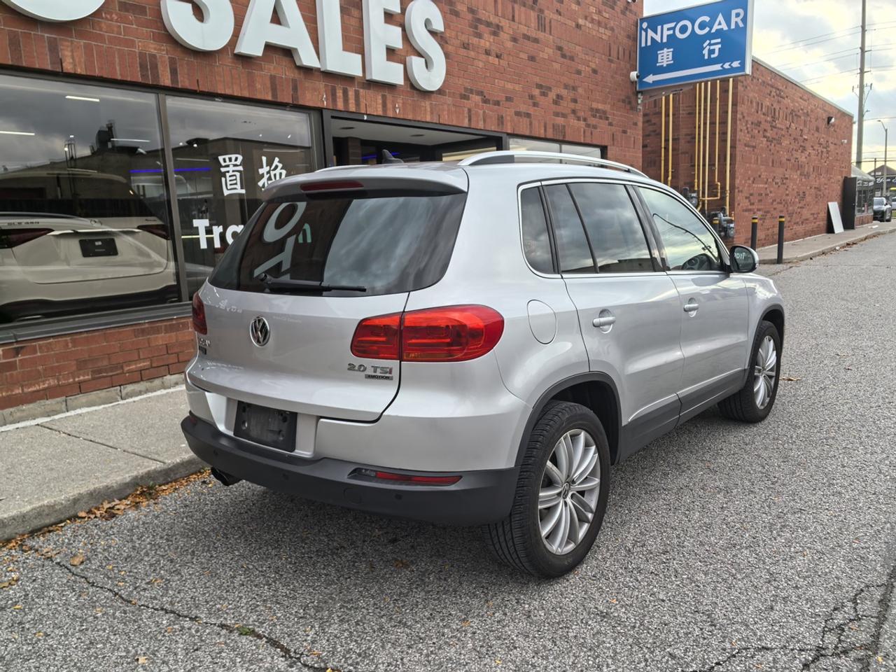 2012 Volkswagen Tiguan SE Photo